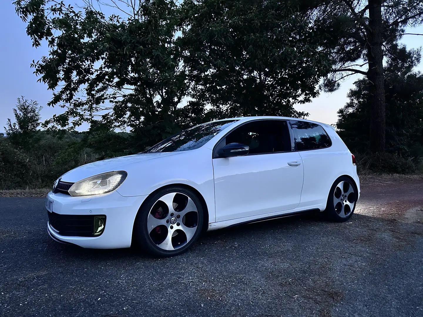 Volkswagen Golf GTI 2.0 TSI DSG - 1