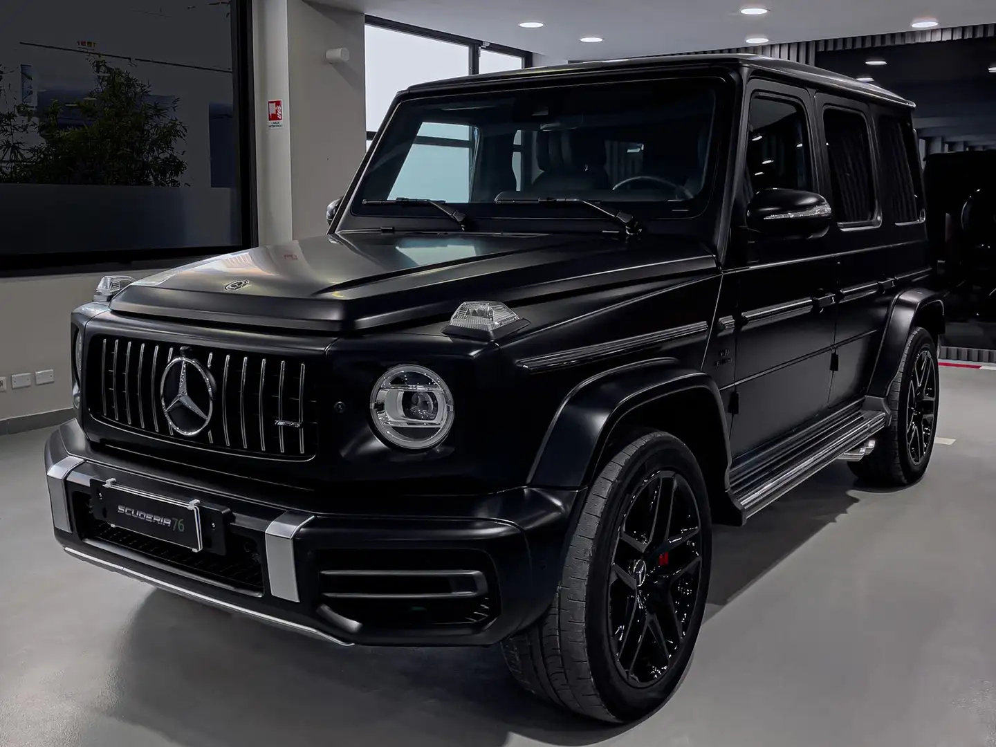 Mercedes-Benz G 63 AMG Premium 585cv auto crna - 1