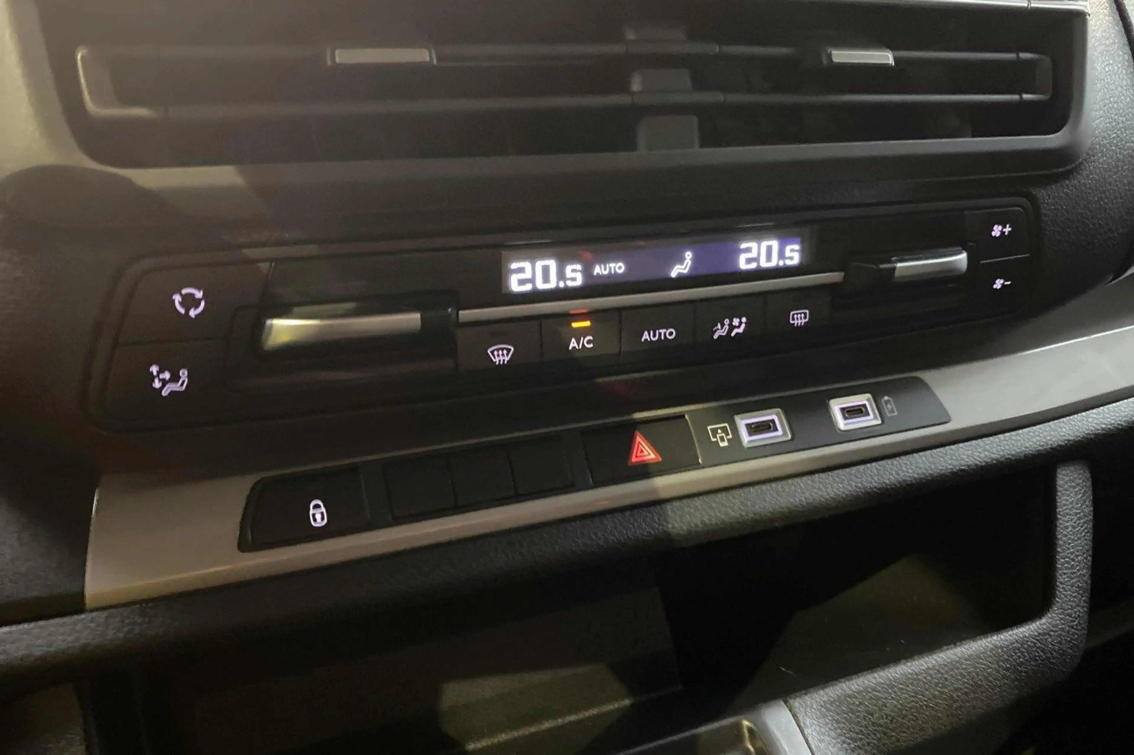 Peugeot Traveller Business 9 places — photo 15
