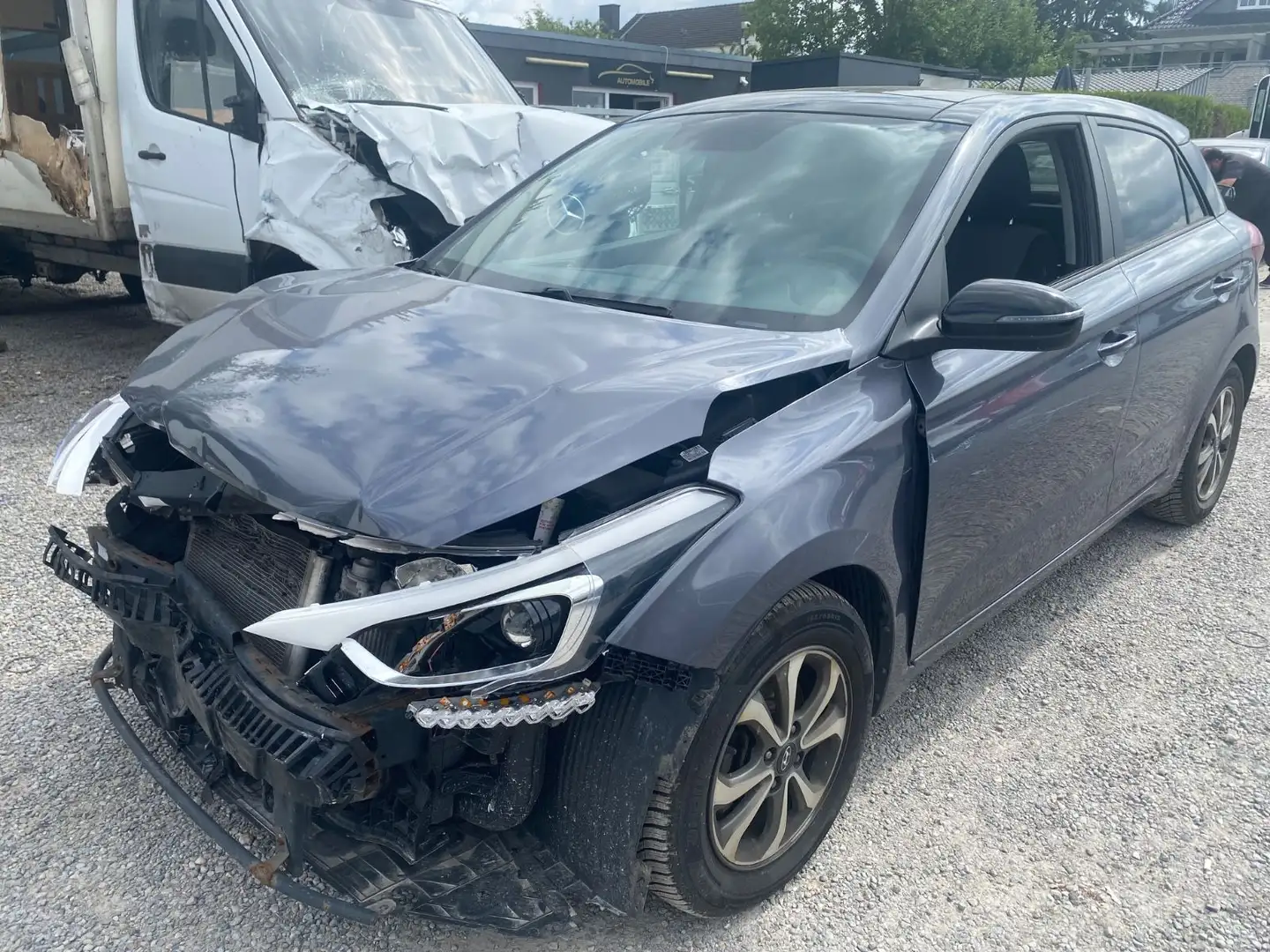 Hyundai i20 YES! Klima Panorama  LED 88 kw Grau - 2