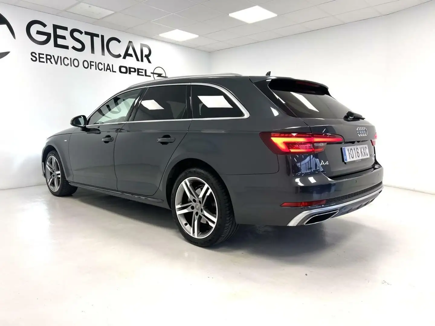 Audi A4 AVANT S LINE 40 GTRON S TRONIC Gris - 2