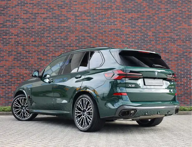 BMW X5 view 2