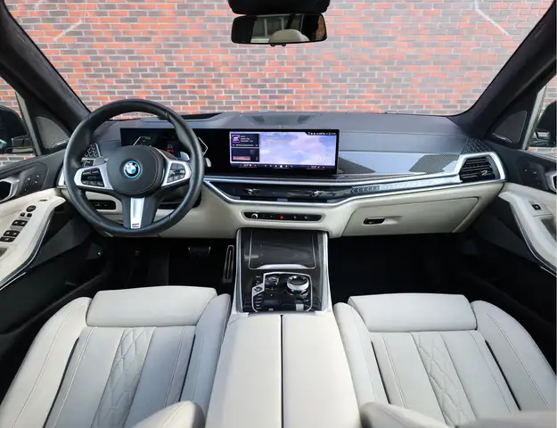 BMW X5 view 3