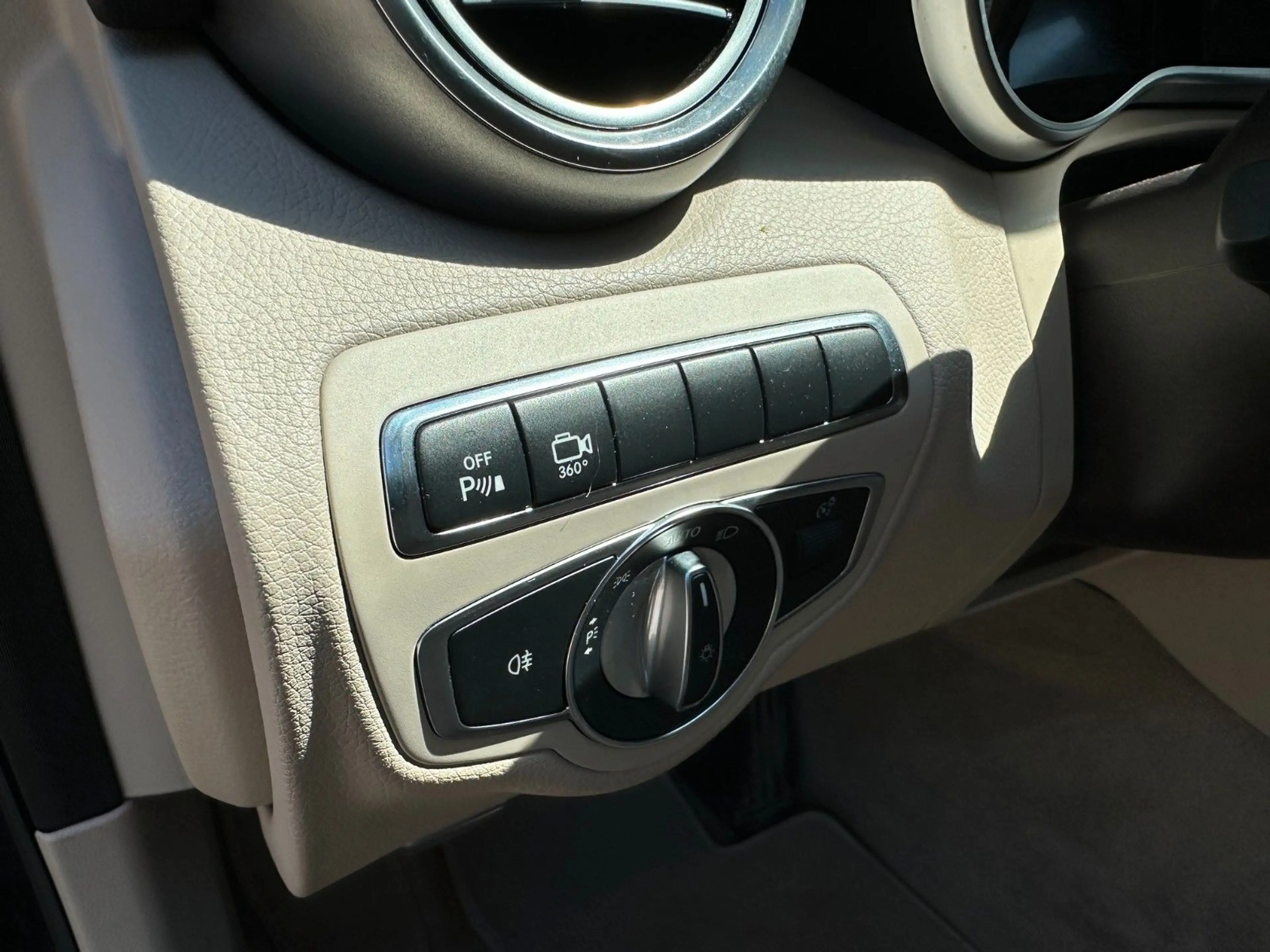 Mercedes-Benz C 400 4M Airmatic AMG 19" AHK LED Burmester — photo 9