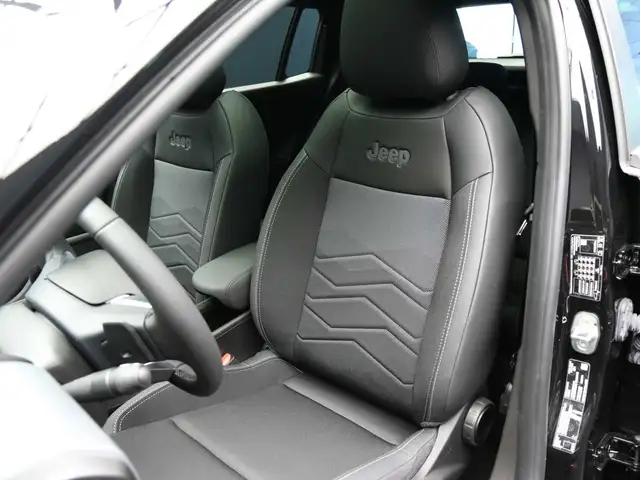 Jeep Avenger view 13