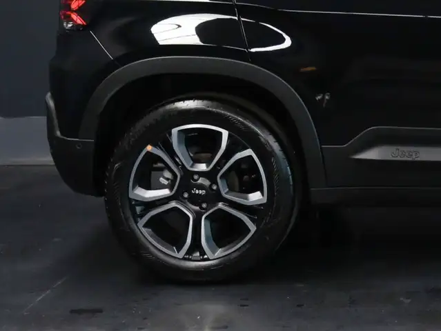 Jeep Avenger view 25