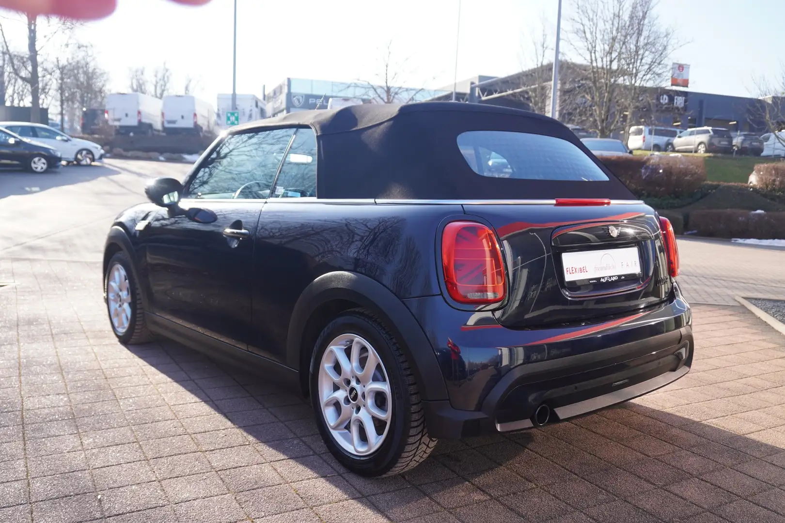 MINI Cooper Cabrio Classic 1.5 Aut. LED Navi Tempomat Noir - 2