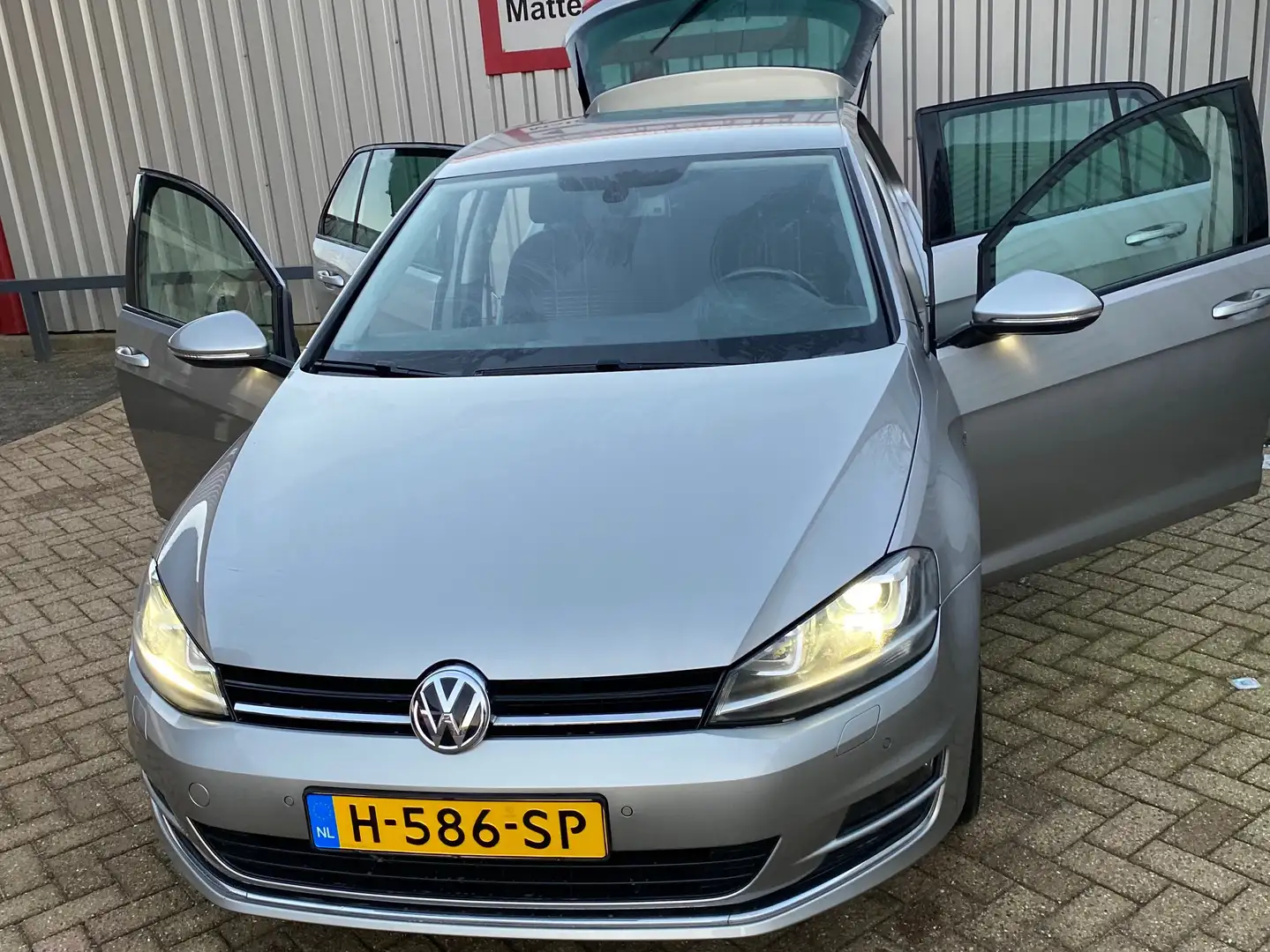Volkswagen Golf Golf 1.2 TSI Bns Edition R C. Grijs - 2