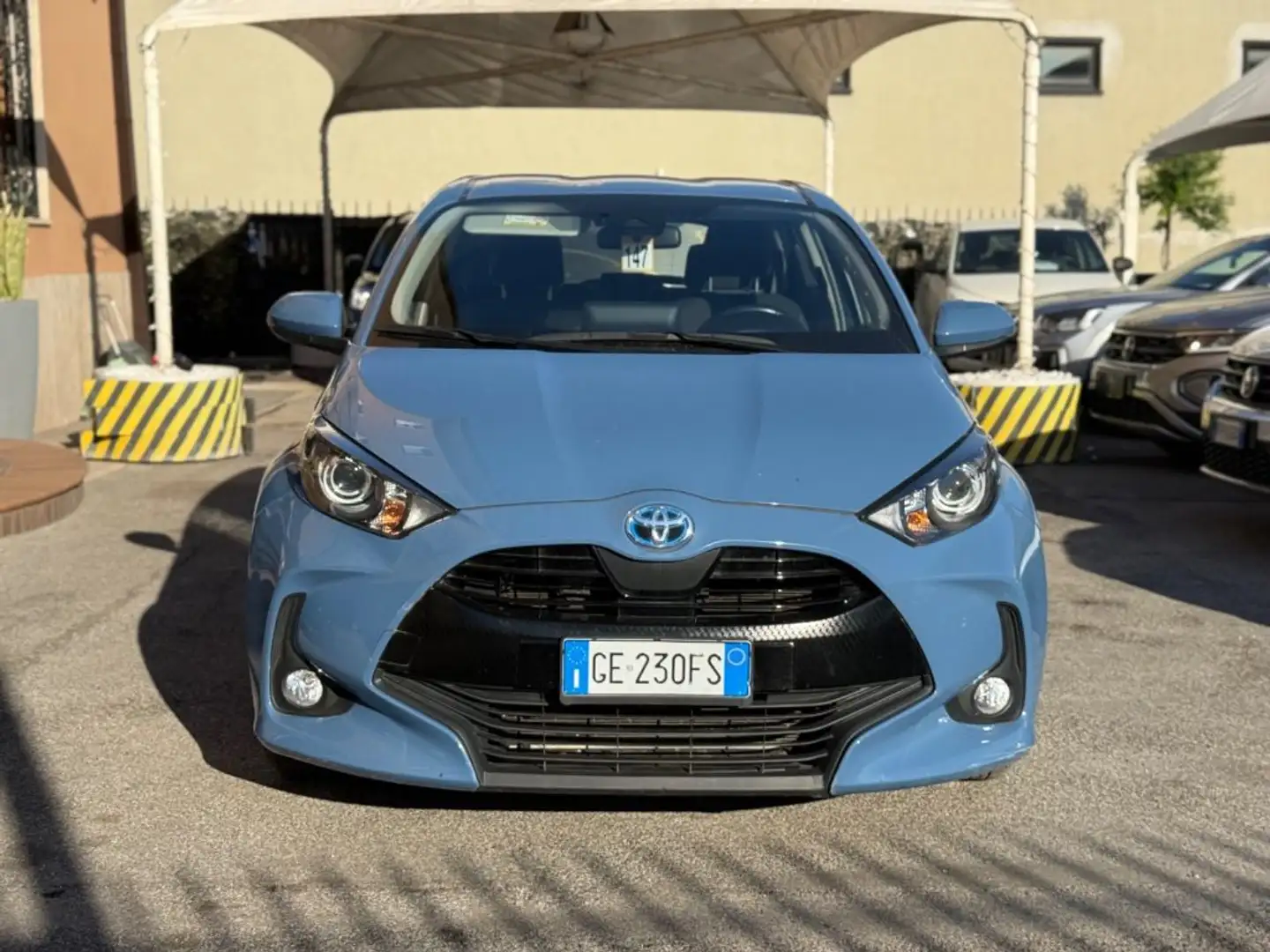 Toyota Yaris 1.5 Hybrid 5 porte “aziendale” iva esposta Blu/Azzurro - 2
