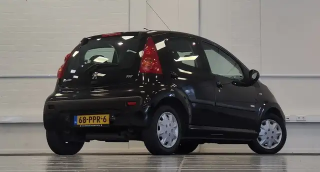 Peugeot 107 view 5
