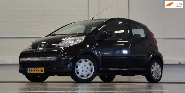 2011 Peugeot 107 in Black for sale