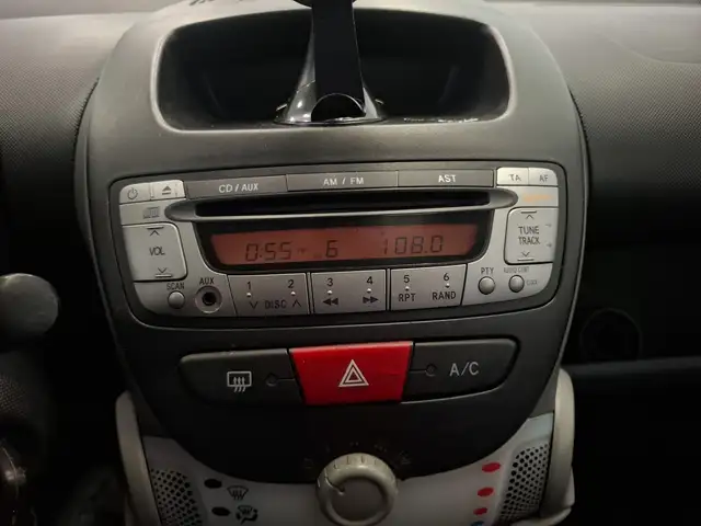 Peugeot 107 view 14