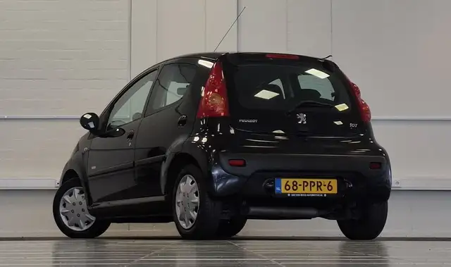 Peugeot 107 view 6