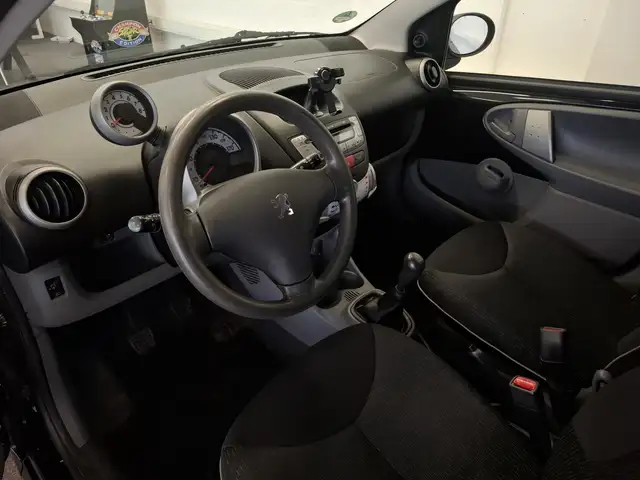 Peugeot 107 view 7