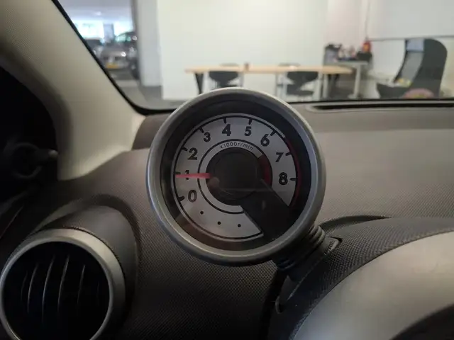 Peugeot 107 view 13