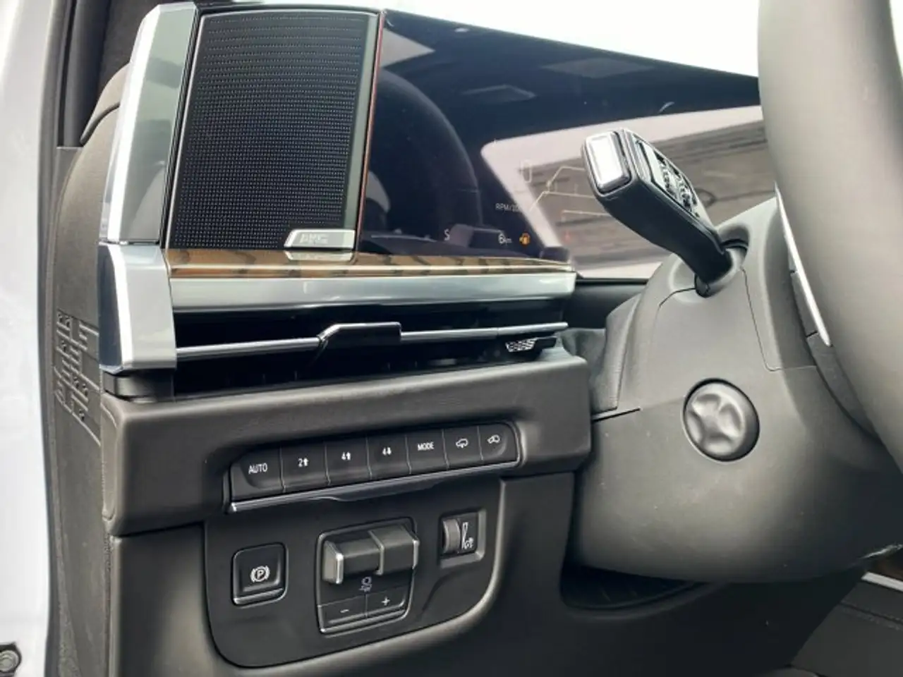 Cadillac Escalade снимка Cadillac Escalade