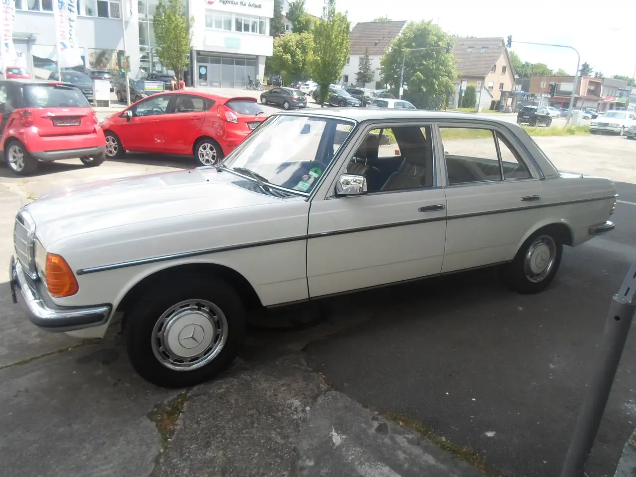 Mercedes-Benz 280 W123 280 - 156 PS - Schaltgetriebe -Schiebedach - Baujahr 1977, foto 5
