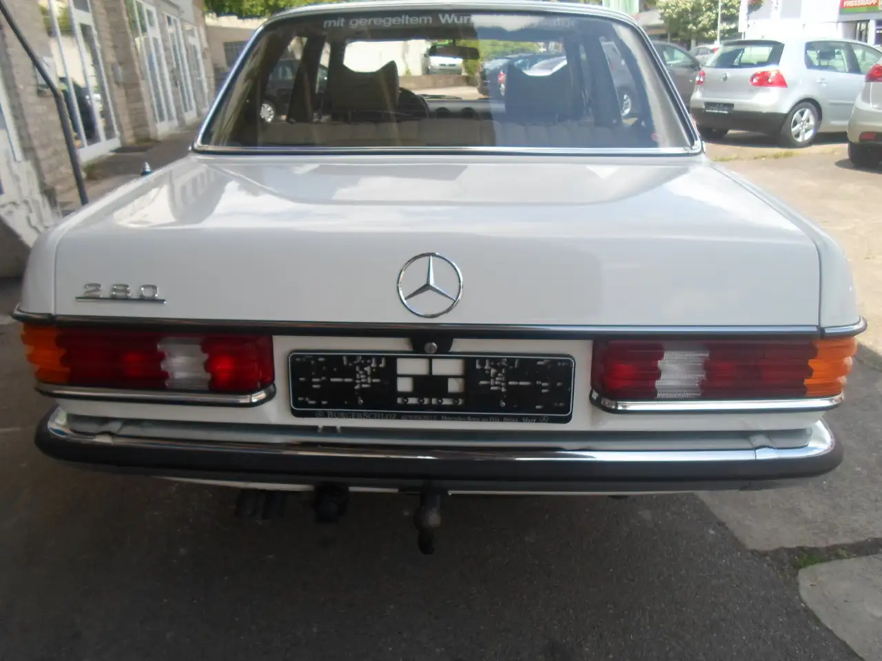 Mercedes-Benz 280 W123 280 - 156 PS - Schaltgetriebe -Schiebedach - Baujahr 1977, foto 7