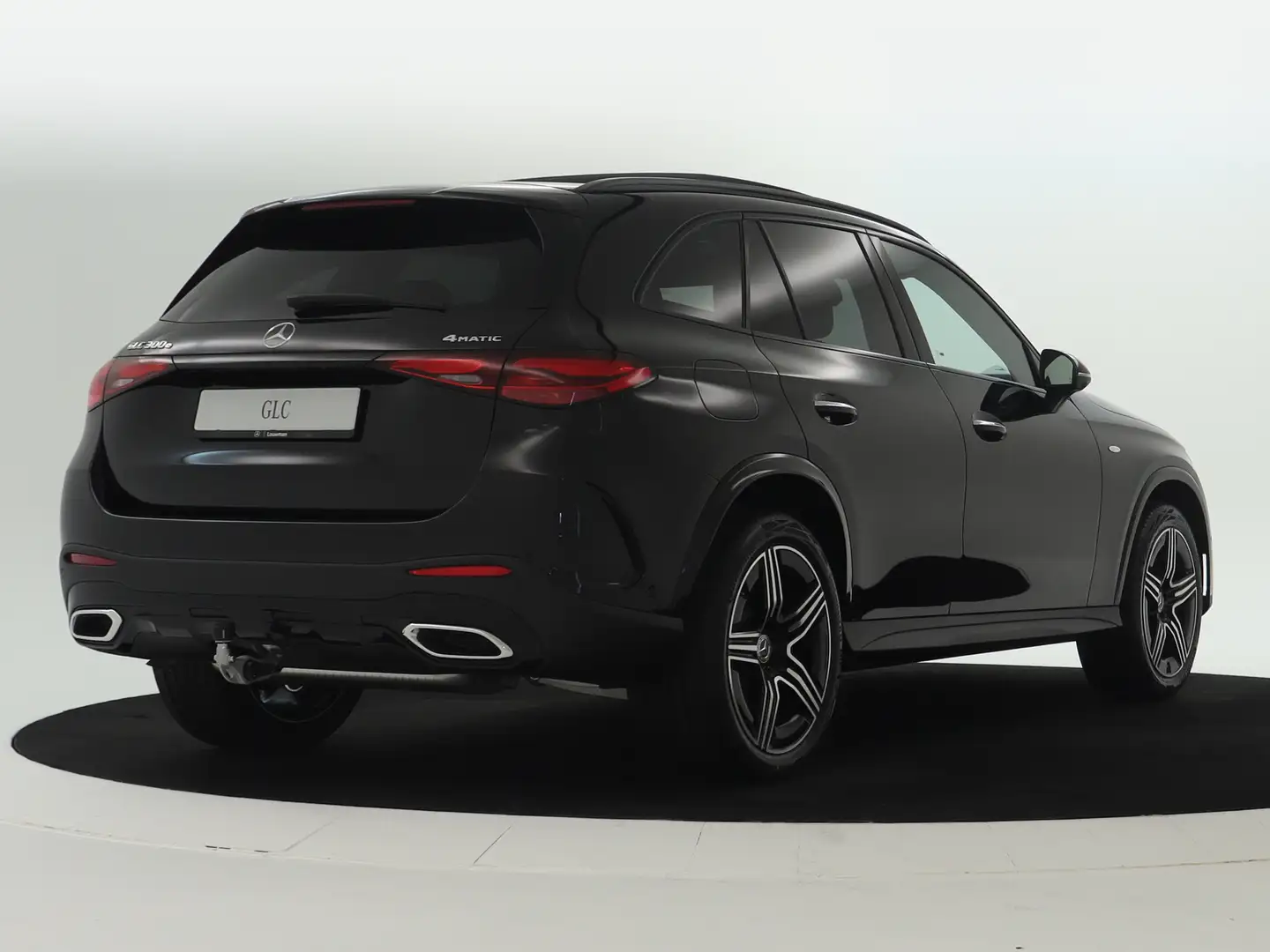 Mercedes-Benz GLC 300 300e 4MATIC Sport Edition | Trekhaak | Nightpakket Noir - 2