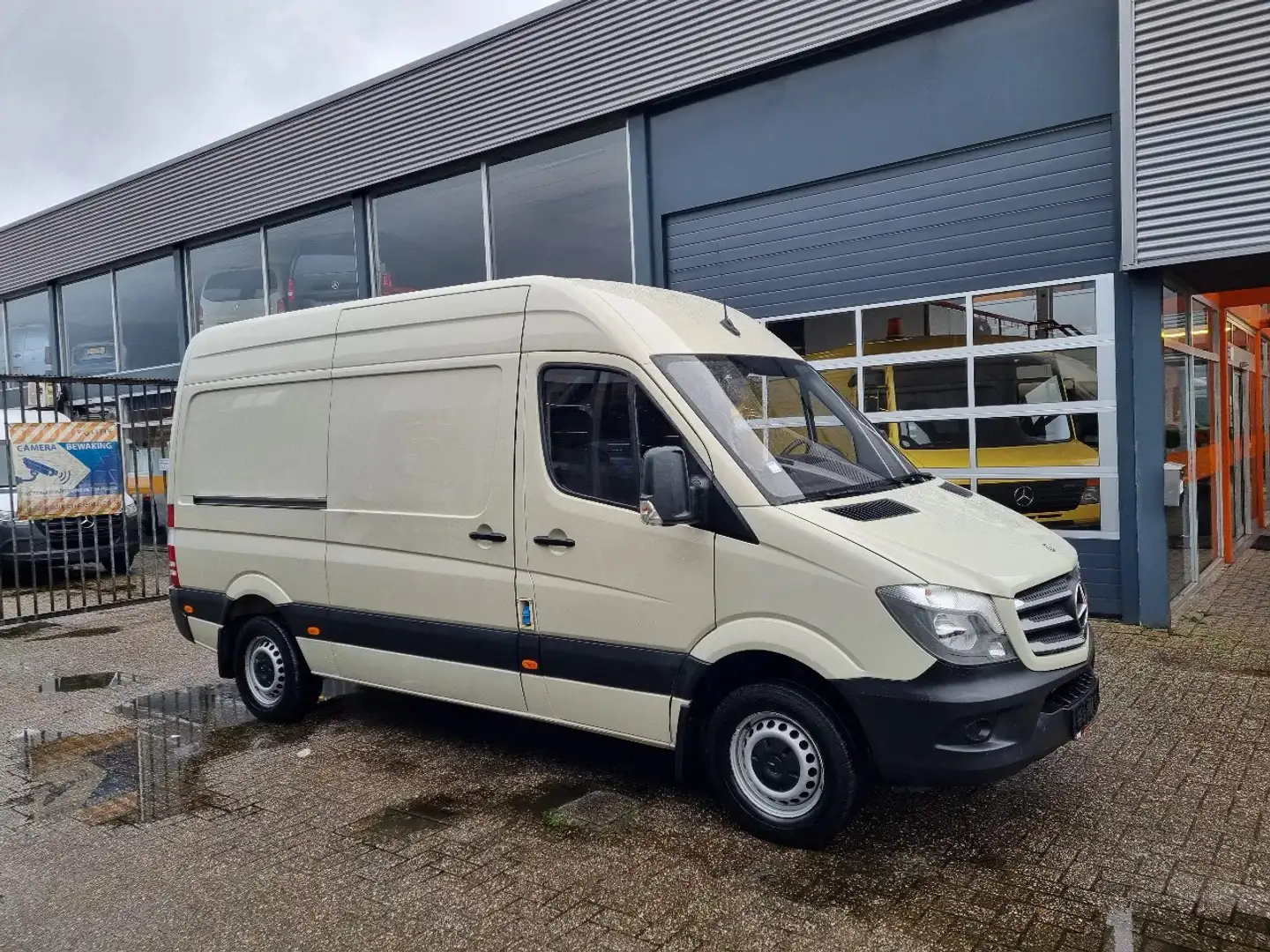 Mercedes-Benz Sprinter 311 CDI L2H2 EURO 6 2.2 CDI RWD Beige - 1
