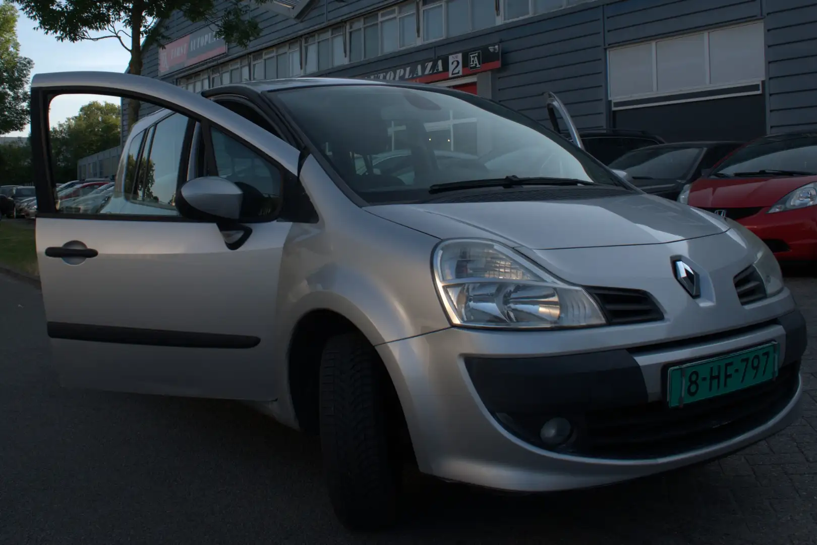 Renault Modus 1.2 16V Quickshift Dynamique - 1