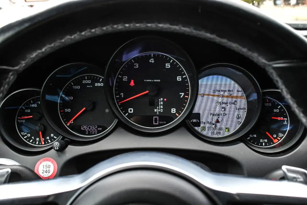 Porsche Cayenne снимка Porsche Cayenne