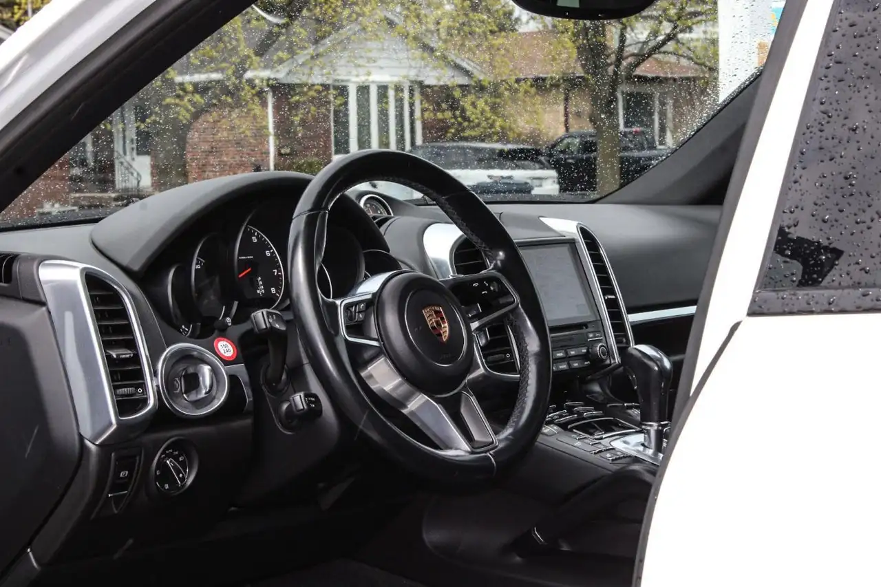 Porsche Cayenne снимка Porsche Cayenne
