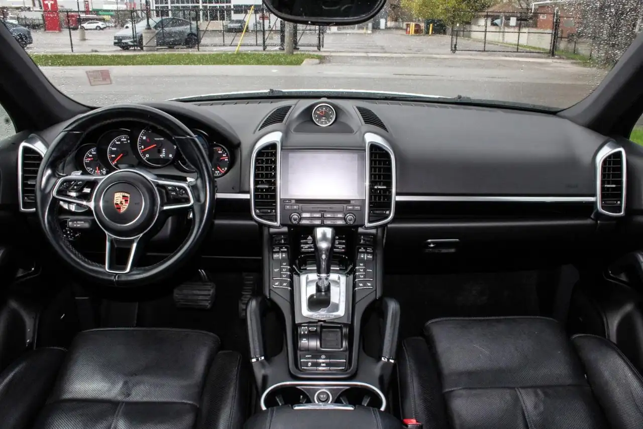 Porsche Cayenne снимка Porsche Cayenne