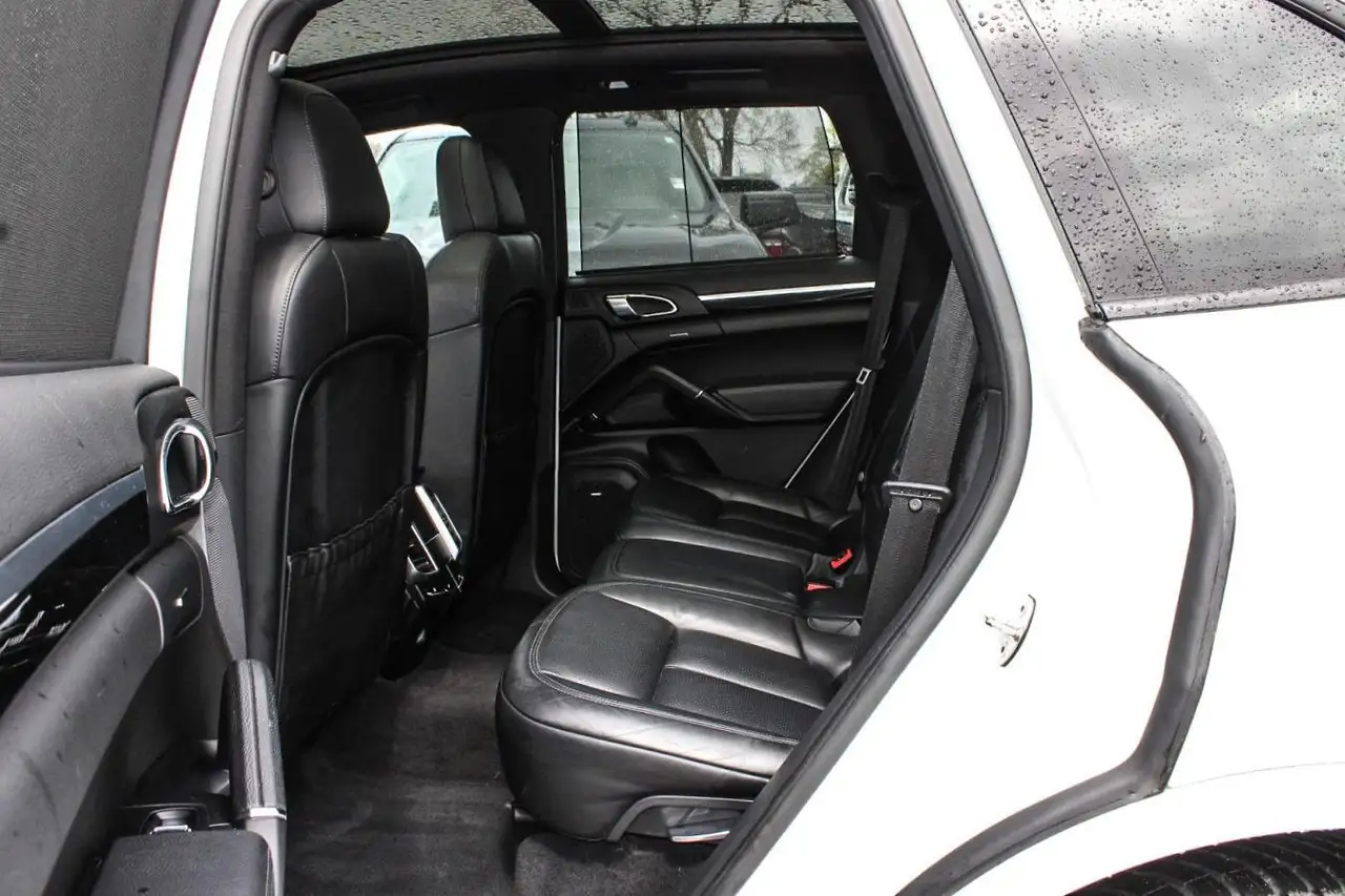 Porsche Cayenne снимка Porsche Cayenne