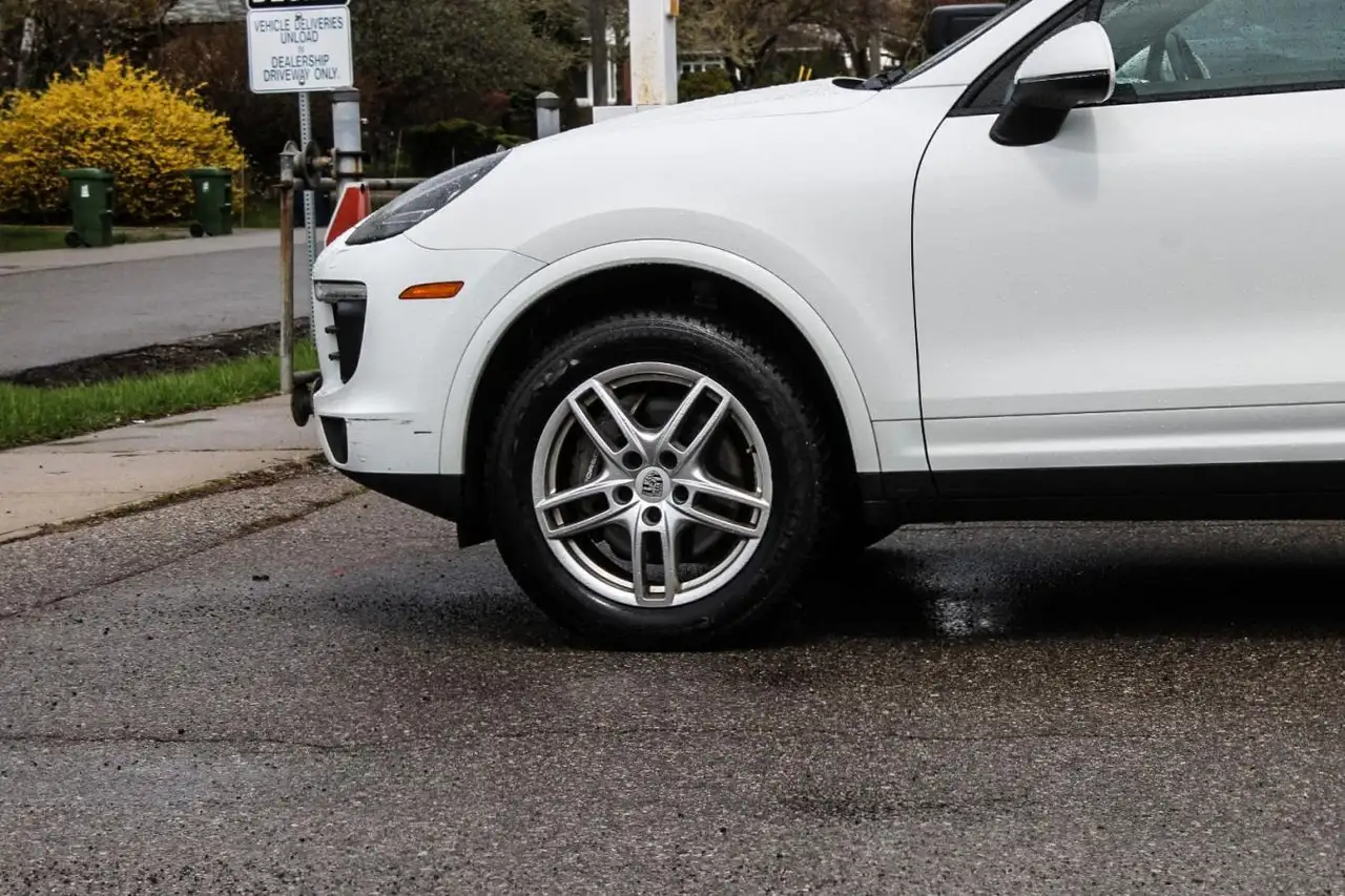 Porsche Cayenne снимка Porsche Cayenne