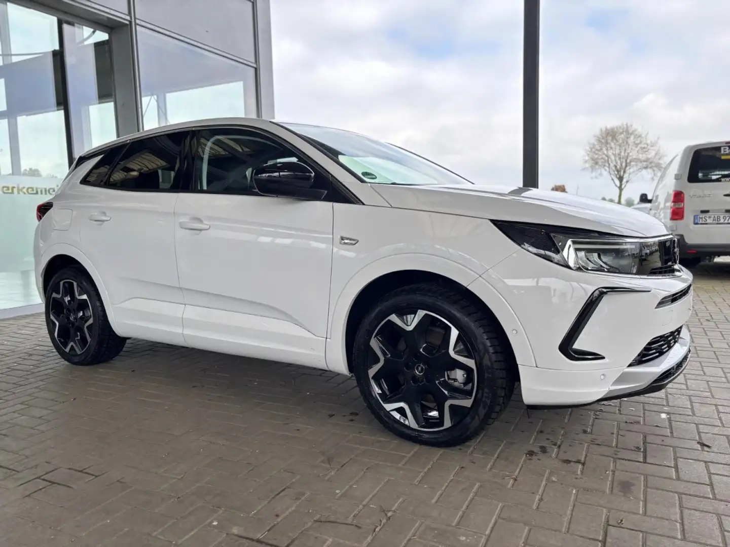Opel Grandland Elegance **Plug-In-Hybrid/ 775km** Білий - 2