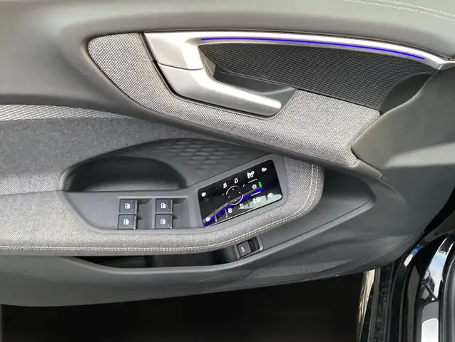 Audi A5 view 4