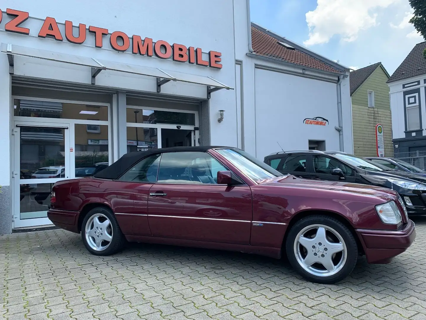 Mercedes-Benz E 220 Cabrio Sportline  Klima AMG 17 Zoll Rood - 1