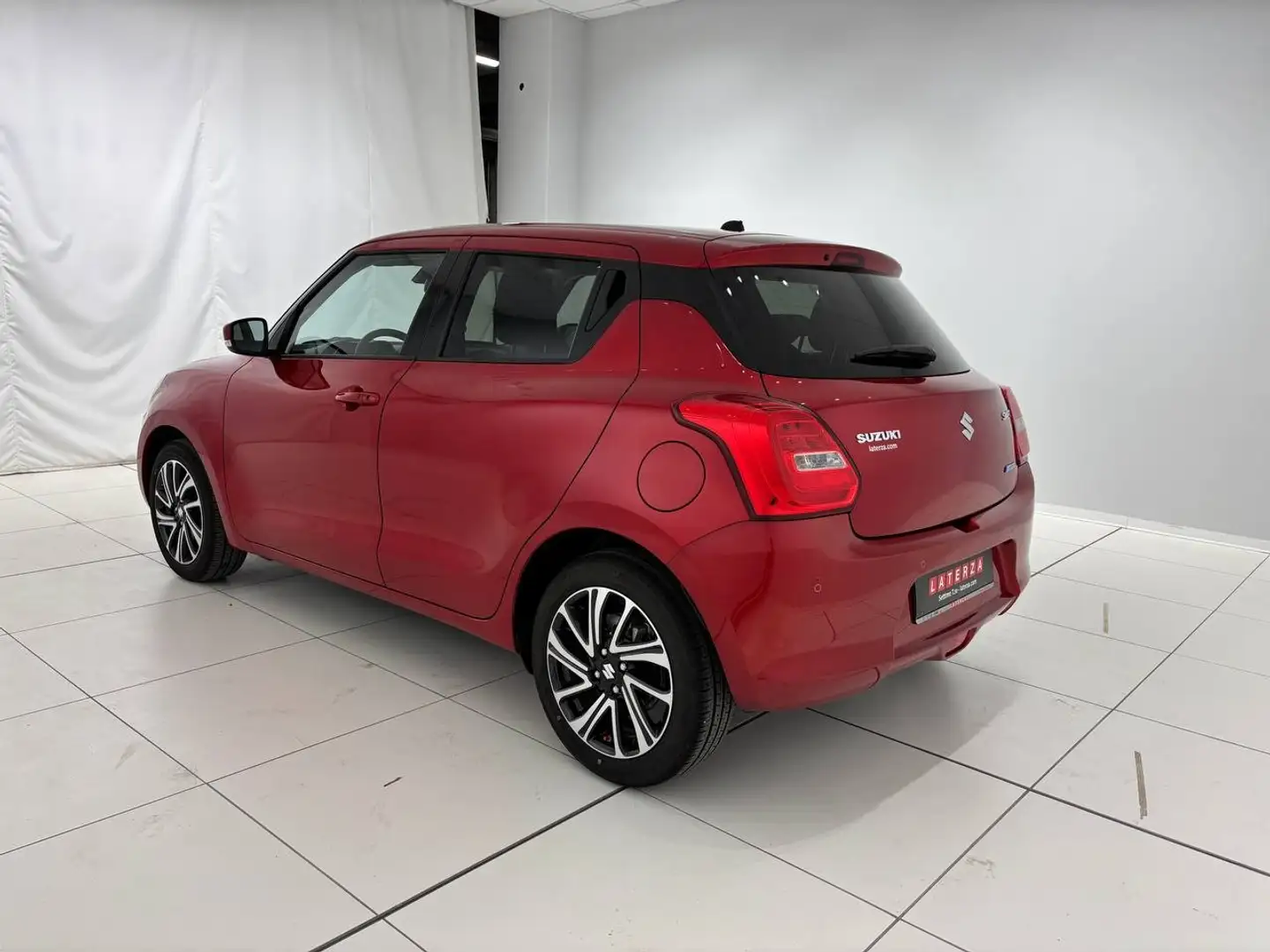Suzuki Swift 1.2h Top 2wd Rosso - 2
