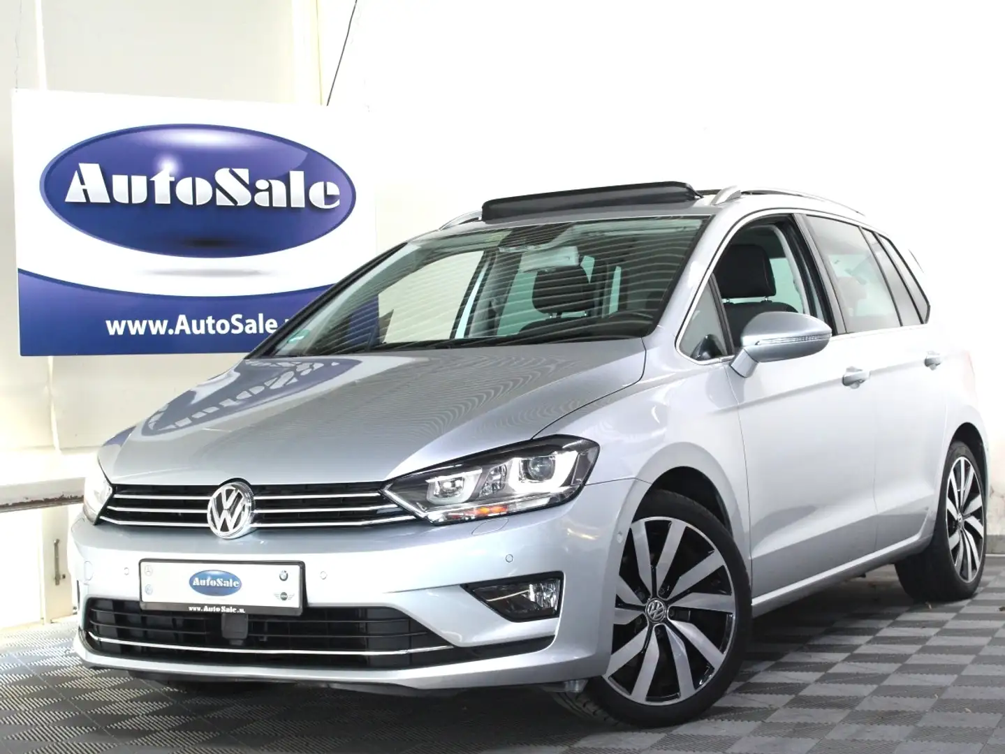 Volkswagen Golf Sportsvan 1.4 TSI DSG Highline 2eEIG PANO ACC DCC XENON CAME Zilver - 1