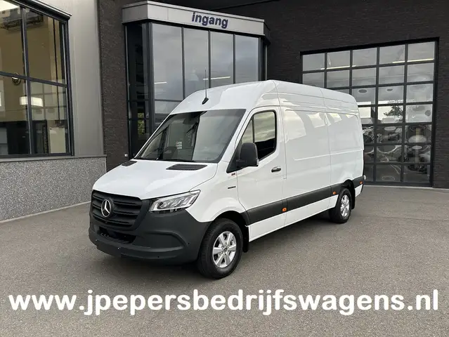 Mercedes-Benz 320 eSprinter L2 H2 Select 81kWh / Snel laden 115Kw /