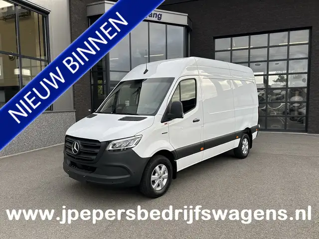 Mercedes-Benz 320 eSprinter L2 H2 Select 81kWh / Snel laden 115Kw /