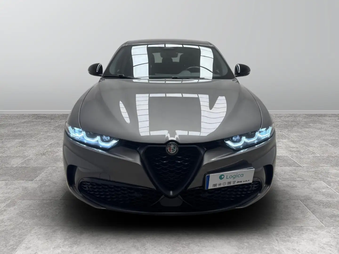 Alfa Romeo Tonale 1.5 Hybrid Speciale Gris - 2