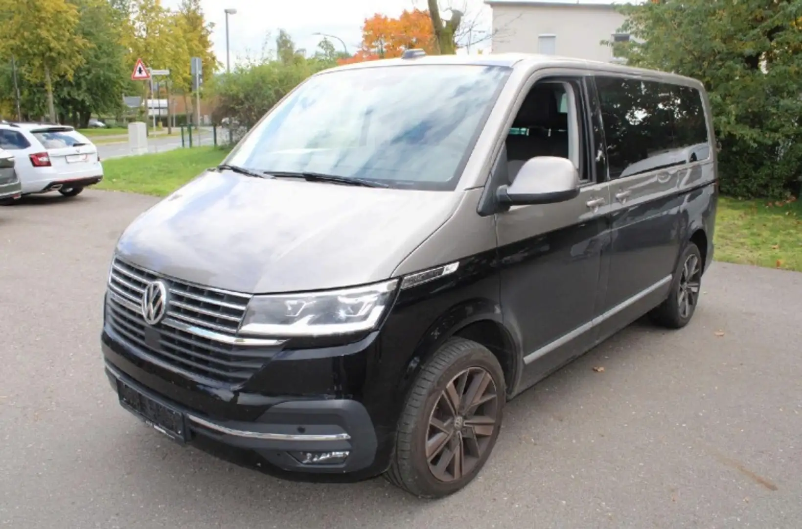 Volkswagen T6.1 Multivan KR Gen. Six 2.0 TDI AHK LED Rear View Side Assist Schwarz - 2