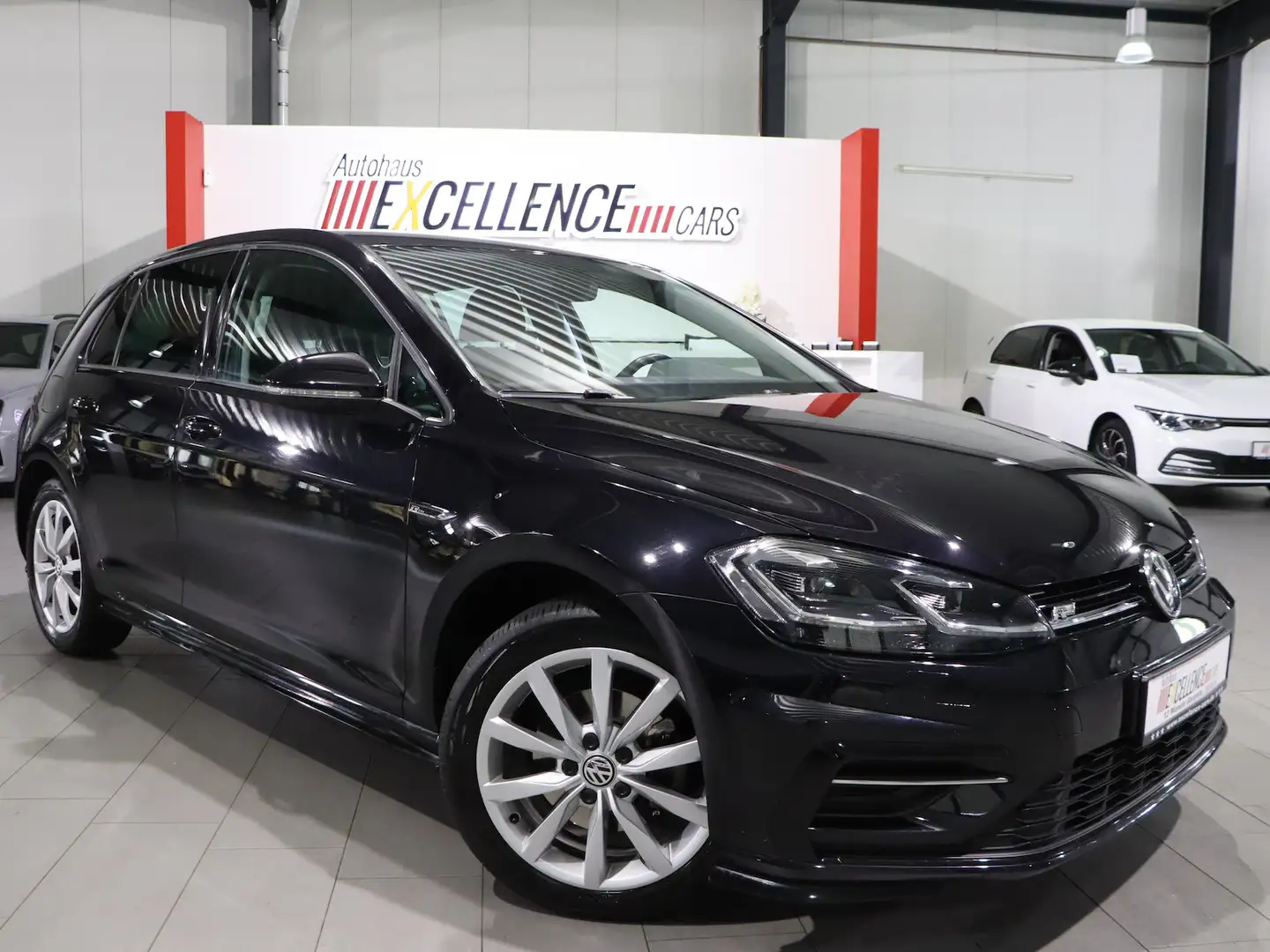 Volkswagen Golf VII 2.0 TDI DSG HIGHLINE R-LINE SPORT / LED Zwart - 2