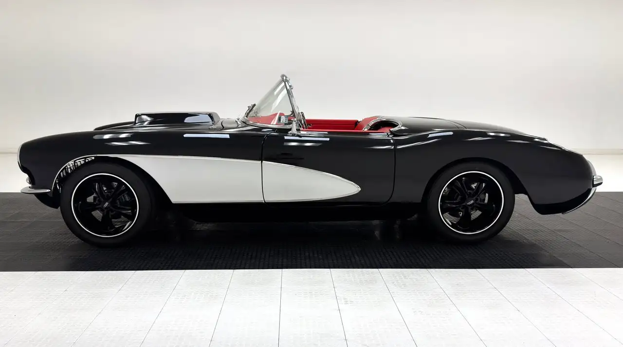 Chevrolet Corvette Roadster Replica, foto 2