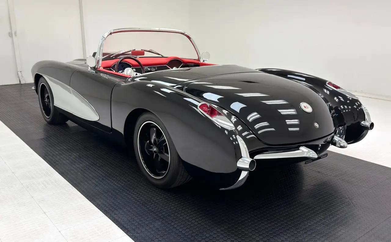 Chevrolet Corvette Roadster Replica, foto 3
