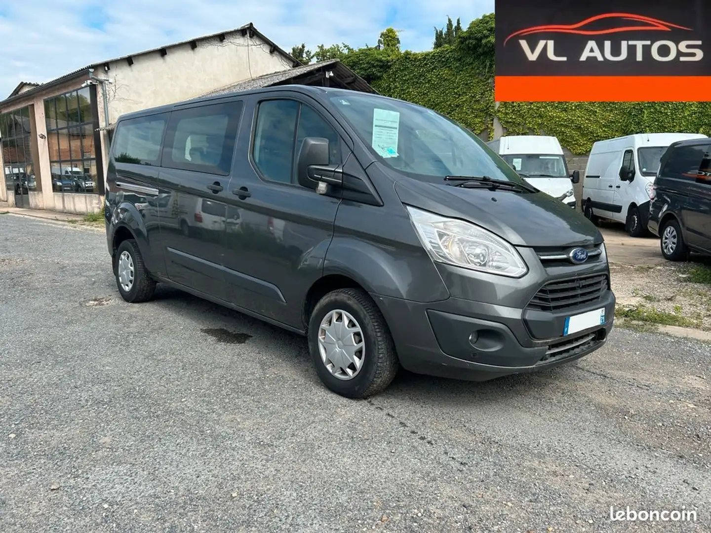 Ford Transit Custom Combi 9 places 2.0 TDCI 105 cv Année 2017 - 1