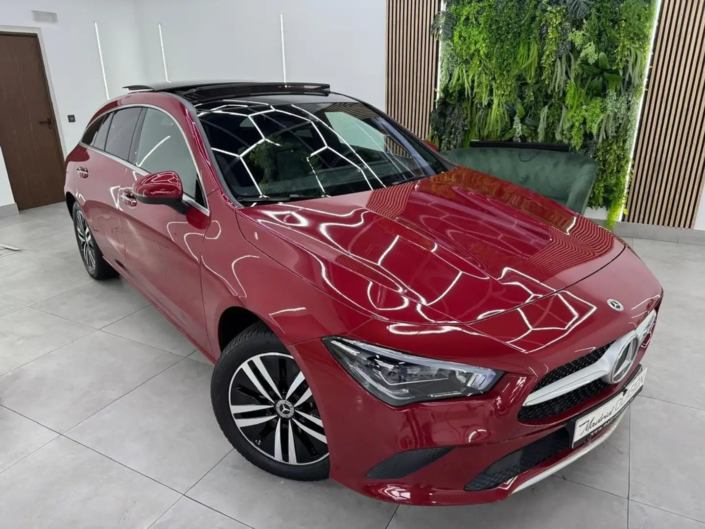 Mercedes-Benz CLA 250 Shooting Brake 250e 8G-DCT Rojo - 2