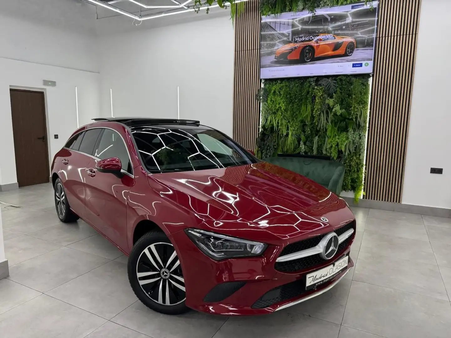 Mercedes-Benz CLA 250 Shooting Brake 250e 8G-DCT Rojo - 1