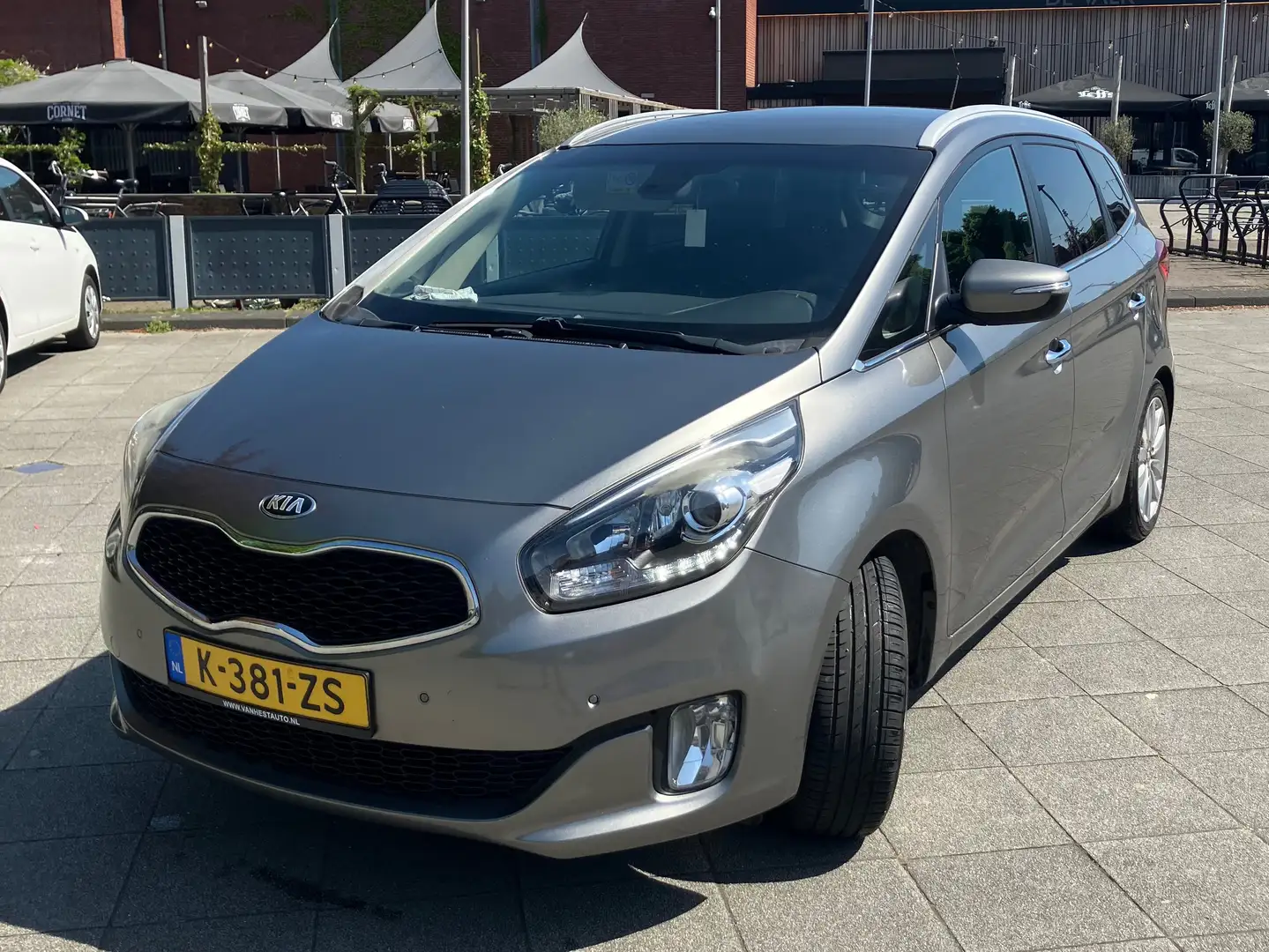 Kia Carens Carens 1.6 GDi ComfortLine siva - 1