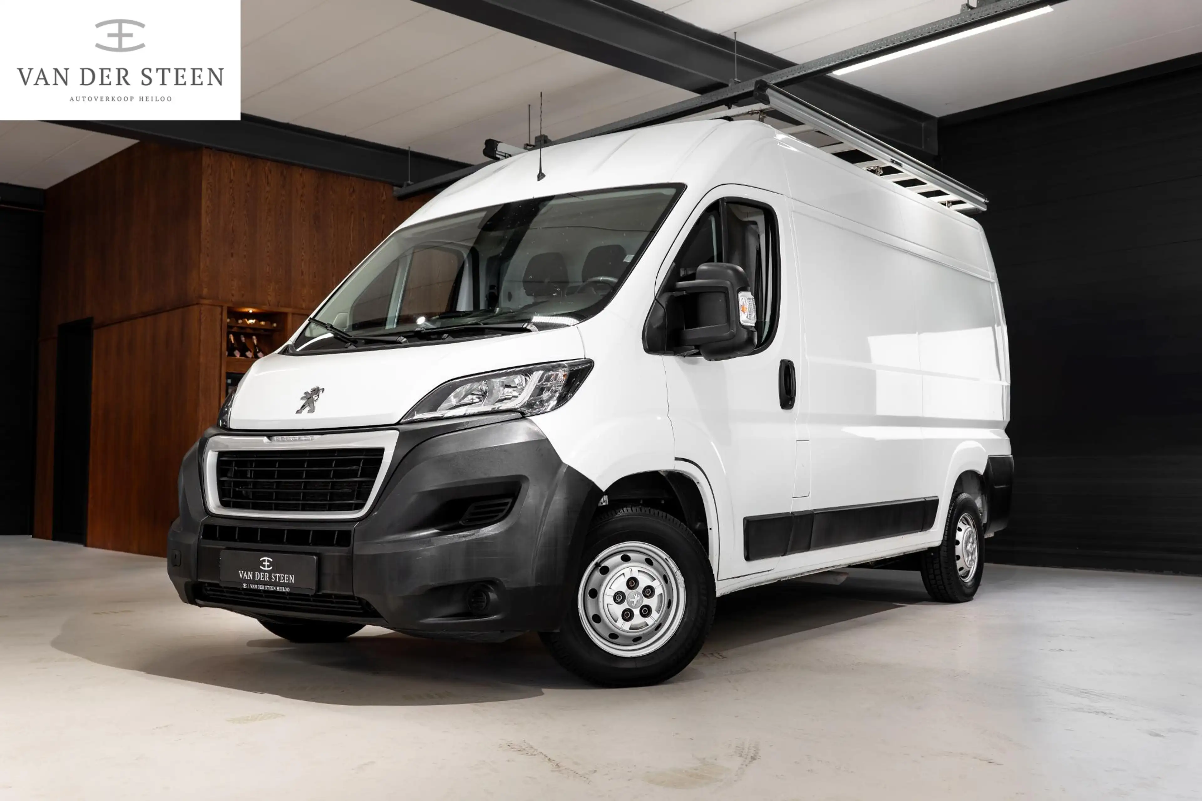 Peugeot Boxer 333 2.2 BlueHDi 140 L2H2 Asphalt Airco