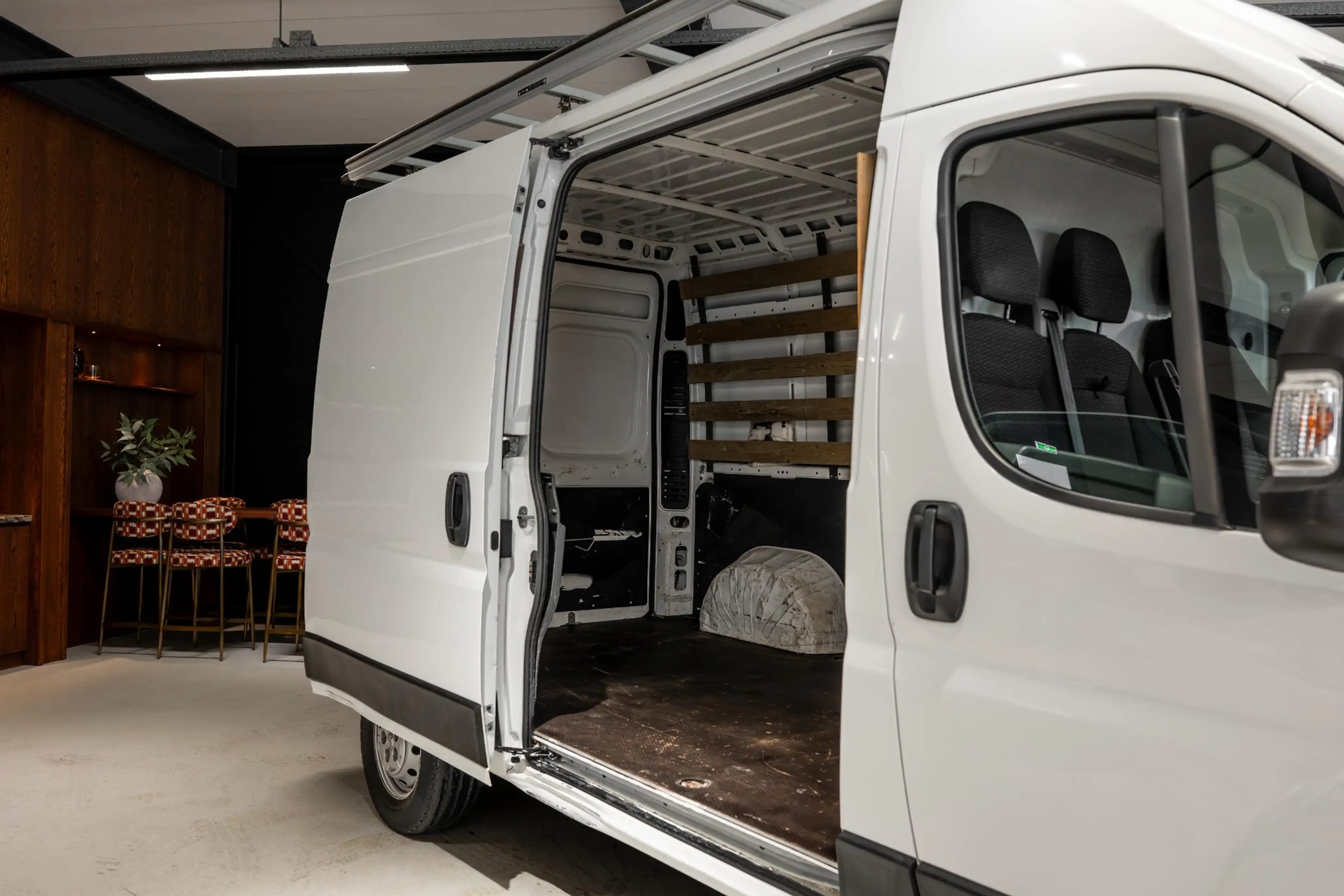 Peugeot Boxer 333 2.2 BlueHDi 140 L2H2 Asphalt Airco — photo 10