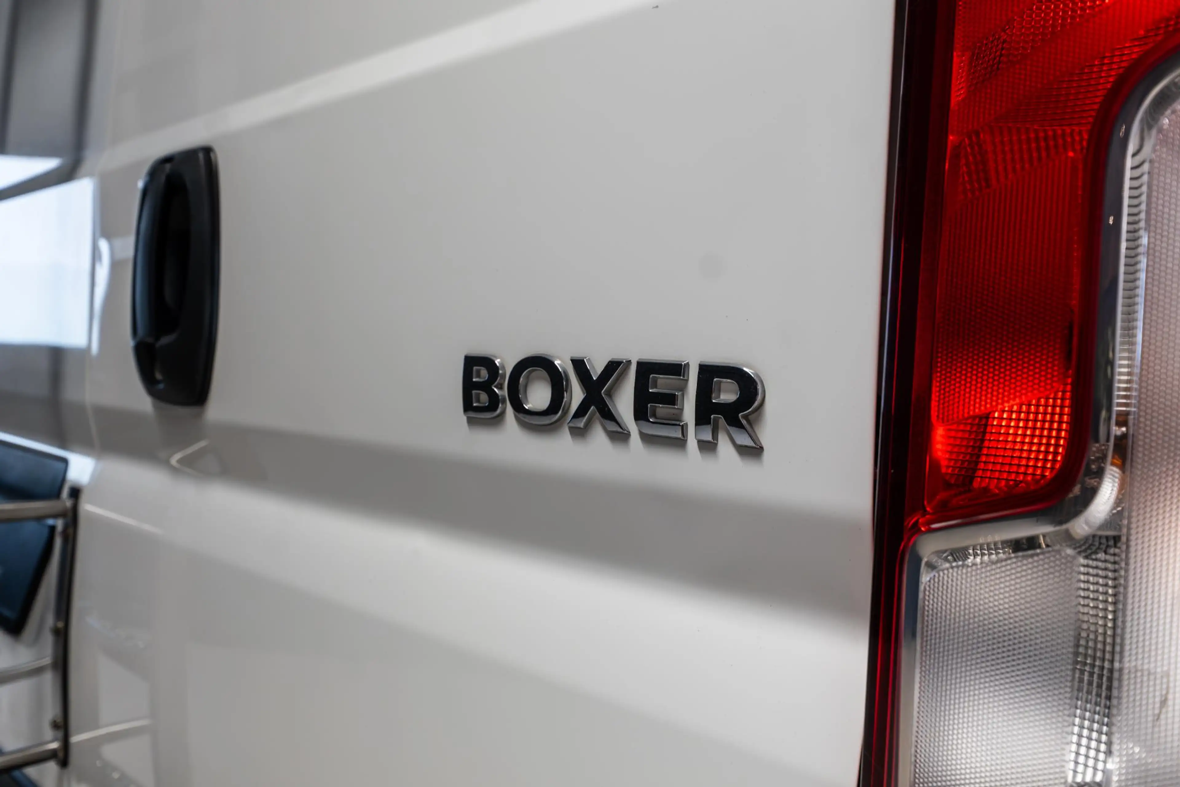 Peugeot Boxer 333 2.2 BlueHDi 140 L2H2 Asphalt Airco — photo 14