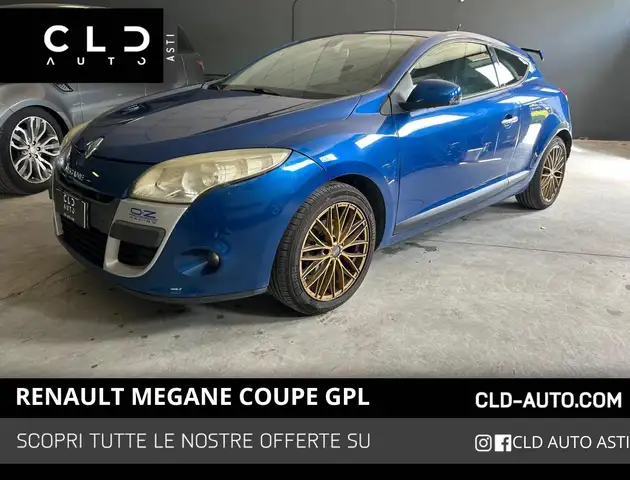 2010 Renault Megane in Blue for sale